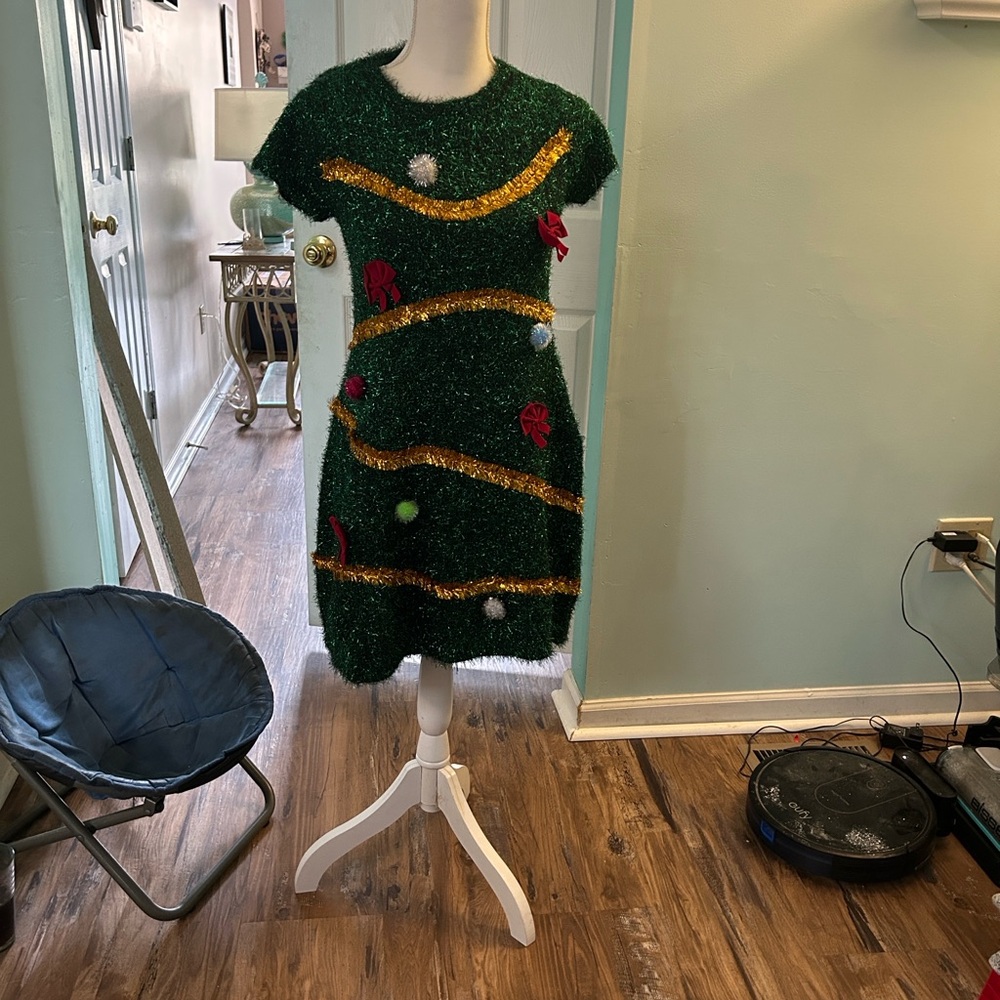 Festive Green Dress with Gold Accents
